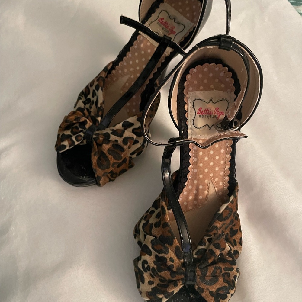 Bettie Pega leopard and patent shoes